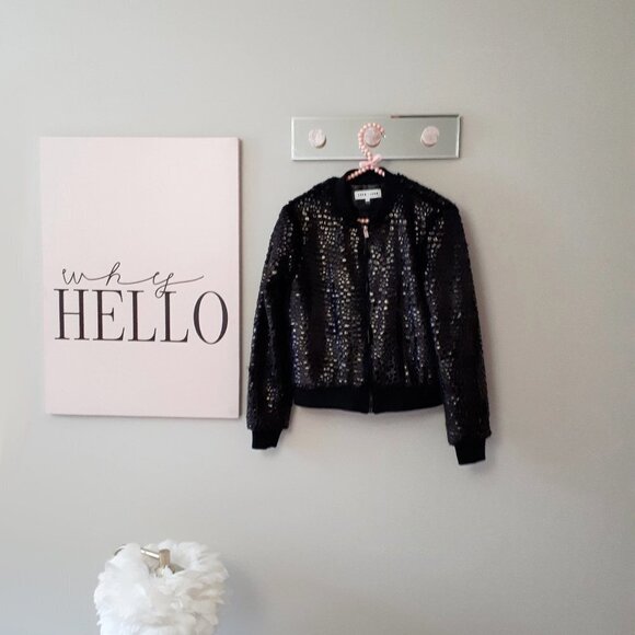 EUC John + Jenn black faux fur fuzzy feel & textured surface bomber jacket - Picture 5 of 15